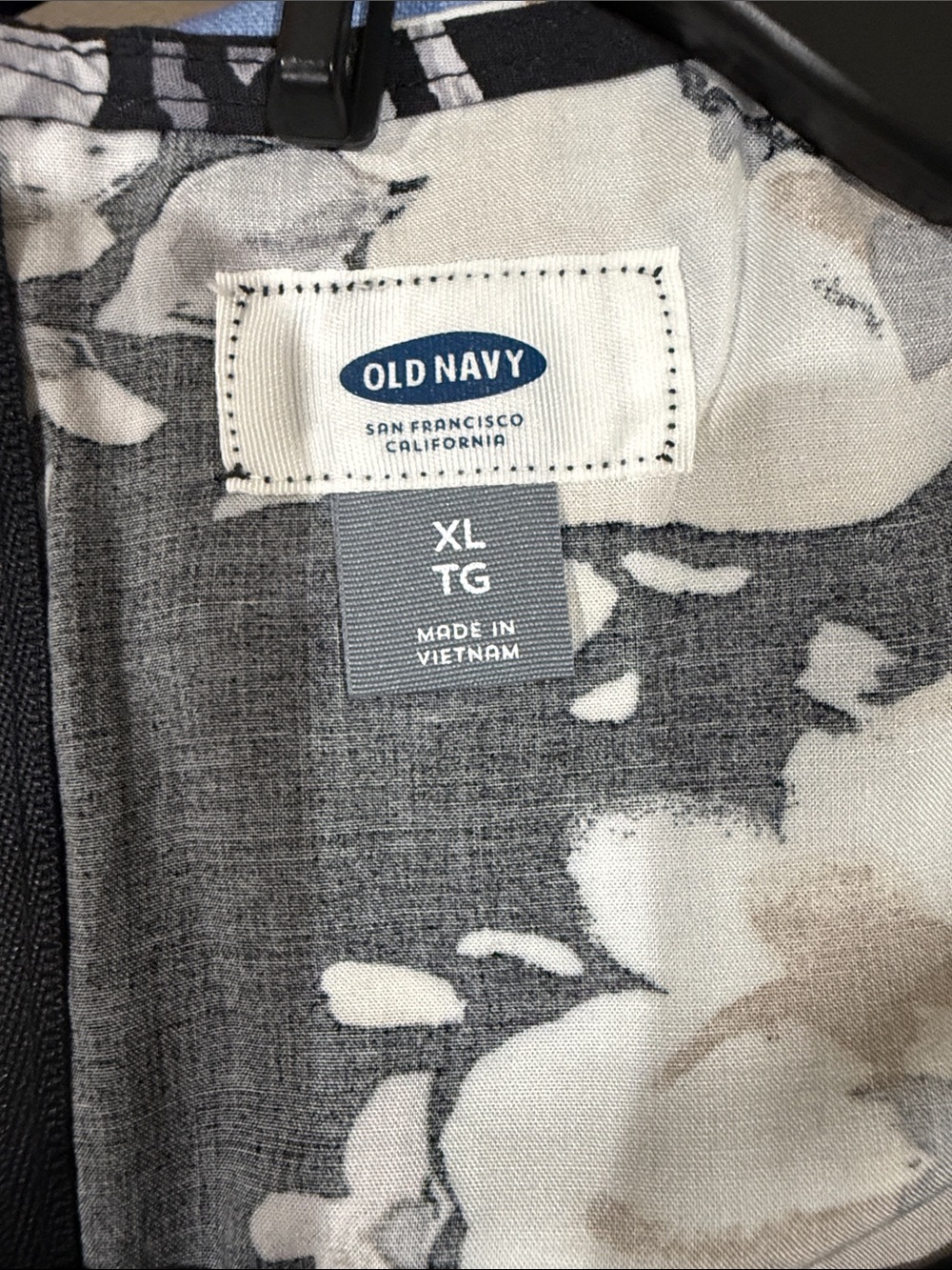 Old Navy NWT Black Floral Dress with Cream and Gray Blooms XL 100% Rayon - Picture 4 of 10